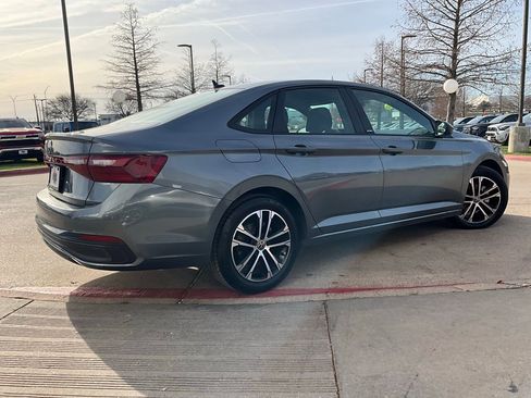 Used 2025 Volkswagen Jetta Sport image 6