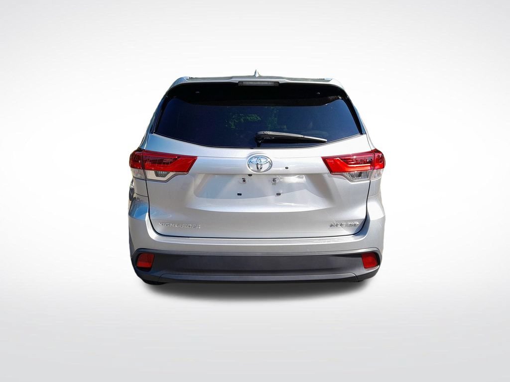 Used 2018 Toyota Highlander XLE AWD/4WD image 7