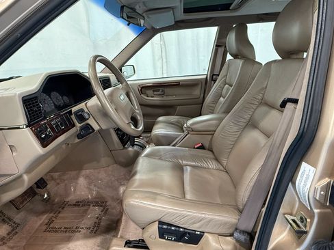 Used 1996 Volvo 960 Sedan RWD image 7