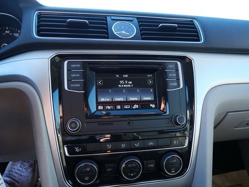 Used 2016 Volkswagen Passat 1.8T S image 12