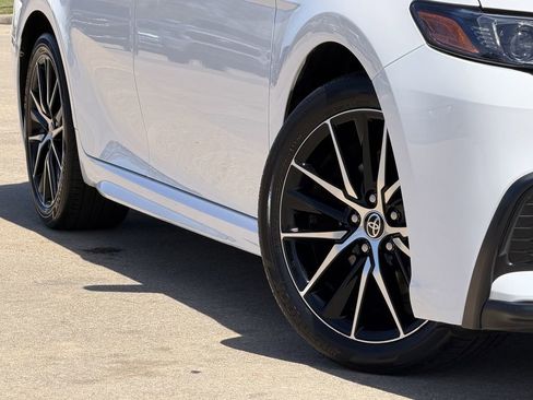 Used 2024 Toyota Camry SE image 12