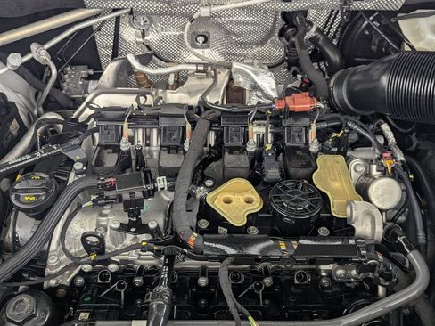 Used 2025 Volkswagen Atlas SE image 10