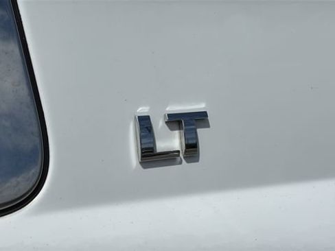 Used 2020 Chevrolet Suburban LT AWD/4WD image 40