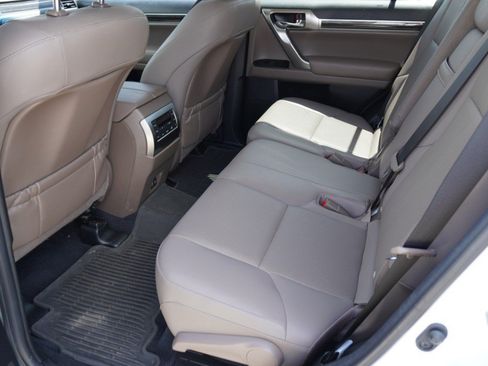 Used 2023 Lexus GX 460 Premium w/ Premium Package AWD/4WD image 10