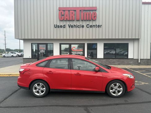 Used 2013 Ford Focus SE FWD image 1