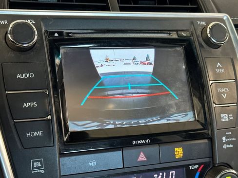 Used 2017 Toyota Camry XLE w/ Moonroof Package FWD image 18