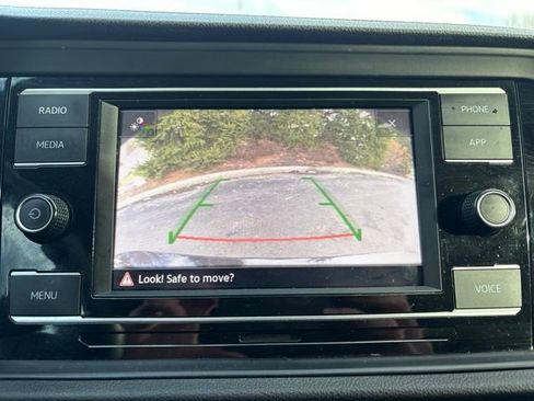 Used 2022 Volkswagen Jetta Sport image 34