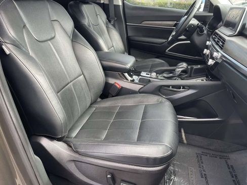 Used 2022 Kia Telluride EX w/ EX Premium Package image 28