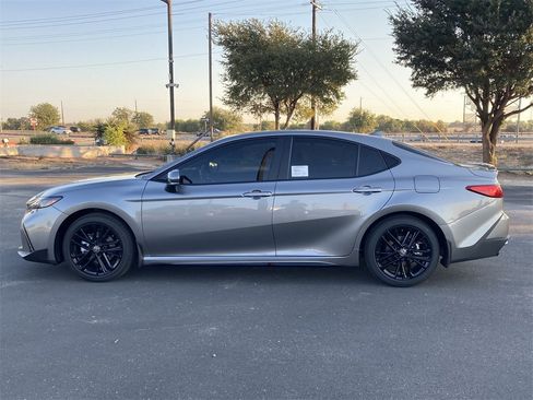 New 2026 Toyota Camry Hybrid image 8
