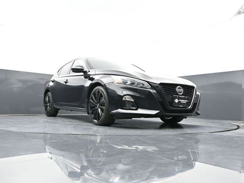 Used 2022 Nissan Altima 2.5 SR w/ Midnight Edition Package AWD/4WD image 39