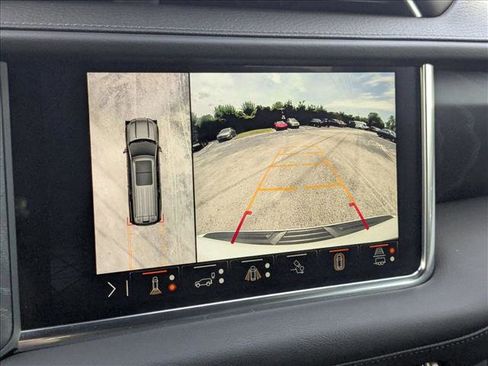 Used 2024 GMC Yukon Denali w/ Advanced Technology Package AWD/4WD image 13