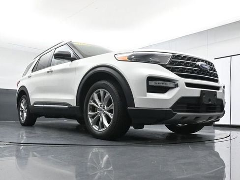 Used 2023 Ford Explorer XLT w/ Equipment Group 202A AWD/4WD image 28