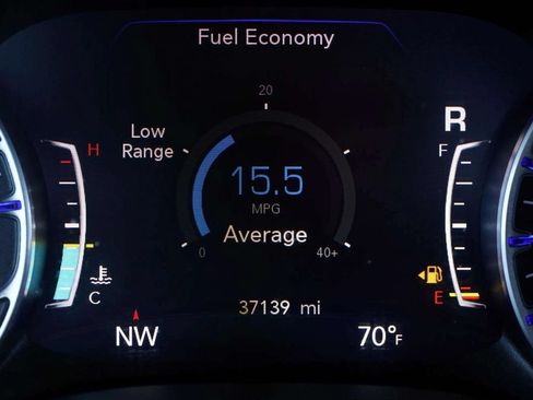 Used 2022 Chrysler Pacifica Touring-L AWD/4WD image 33