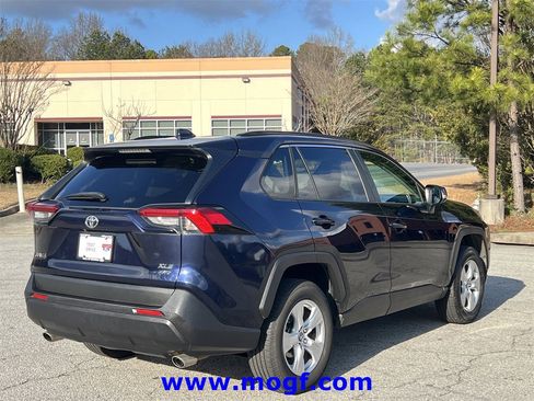 Used 2019 Toyota RAV4 XLE image 3