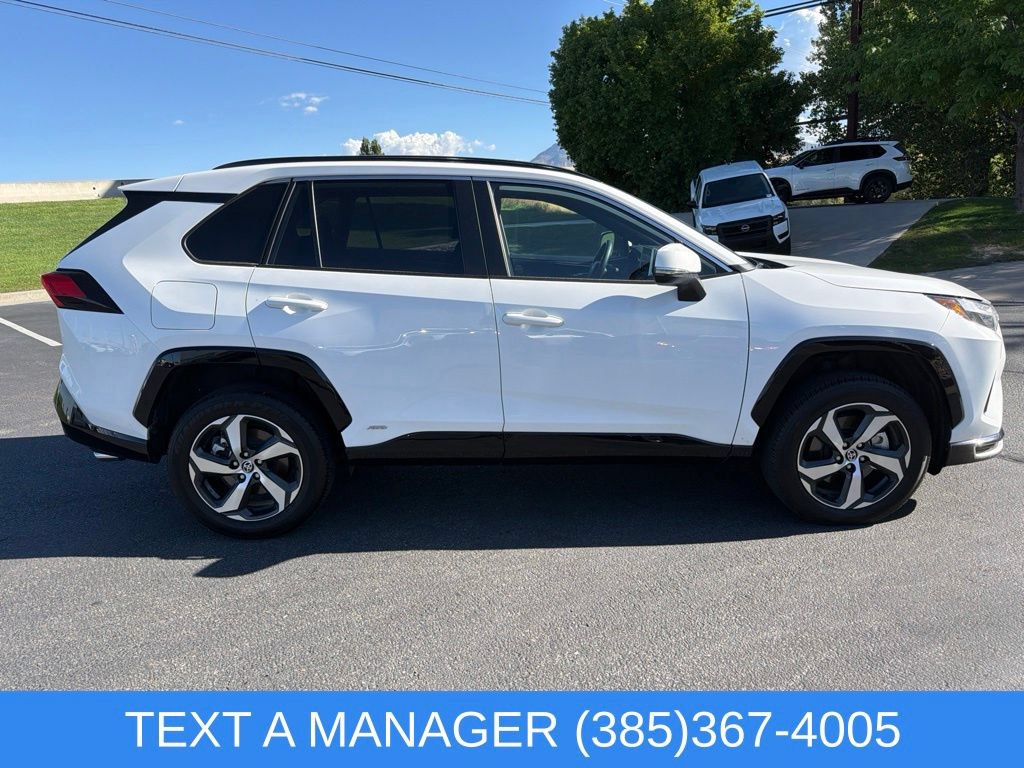 Used 2025 Toyota RAV4 SE AWD/4WD image 2