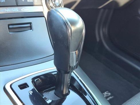 Used 2015 Hyundai Genesis 3.8 RWD image 8