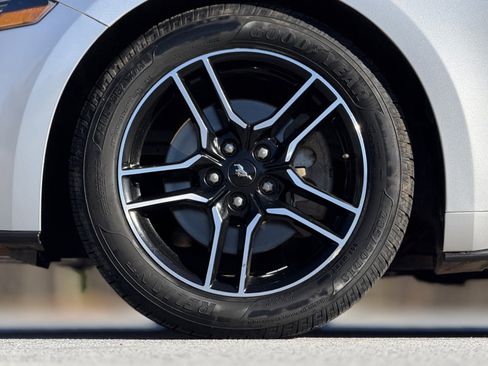 Used 2019 Ford Mustang Premium image 17