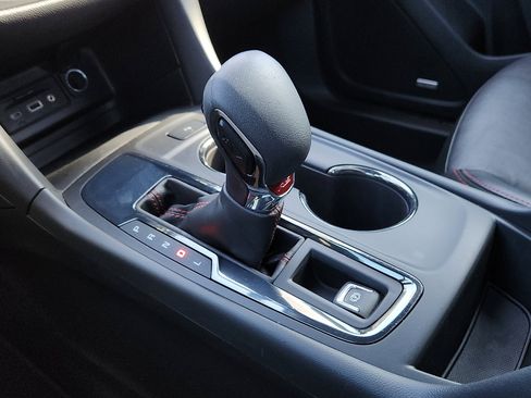 Used 2023 Chevrolet Equinox RS w/ RS Leather Package image 20