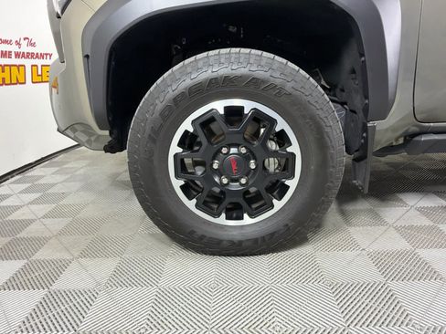 Used 2024 Toyota Tacoma TRD Off-Road w/ TRD Off Road Premium Package AWD/4WD image 10