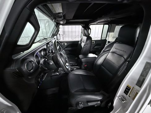Used 2022 Jeep Wrangler Unlimited Sahara w/ Cold Weather Group image 19