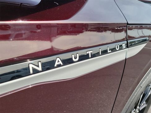 Certified 2025 Lincoln Nautilus Premier image 6