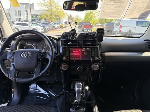Used 2021 Toyota 4Runner TRD Off-Road AWD/4WD image 19