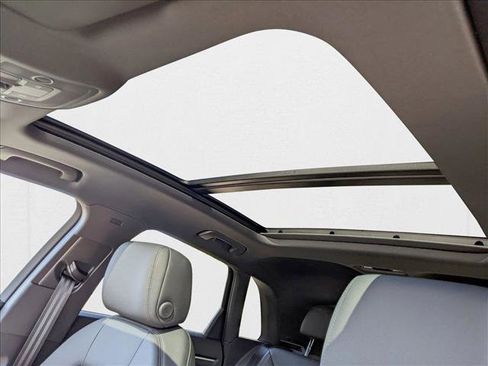 New 2025 Audi Q3 2.0T Premium image 13