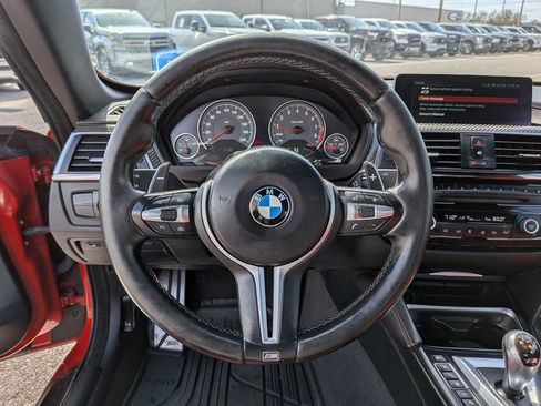 Used 2018 BMW M4 Convertible image 18