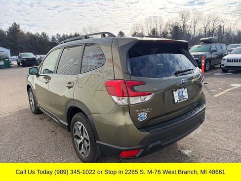 Used 2023 Subaru Forester Premium image 9