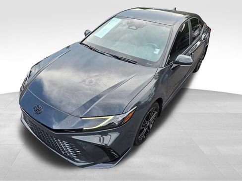 Used 2025 Toyota Camry XSE AWD/4WD image 2