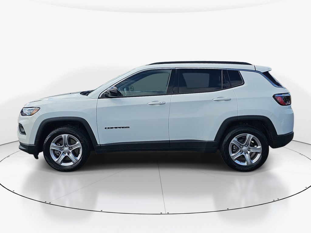Used 2024 Jeep Compass Latitude AWD/4WD image 10