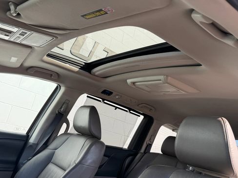 Used 2011 Honda Odyssey EX-L image 24