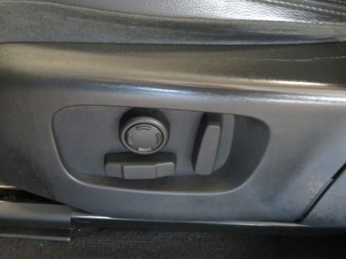 Used 2020 Land Rover Range Rover Evoque SE image 16