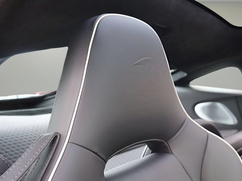 Used 2023 McLaren GT RWD image 16