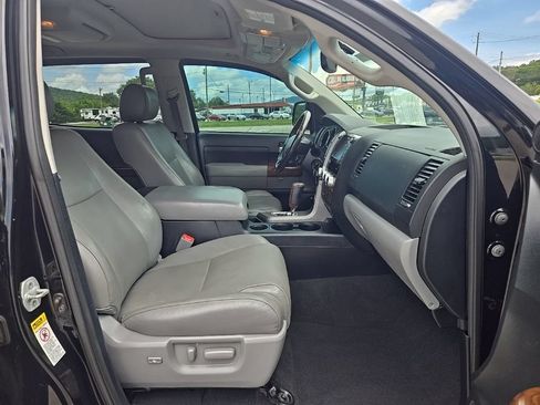 Used 2012 Toyota Tundra Limited w/ Platinum Pkg AWD/4WD image 24