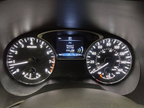Used 2020 Nissan Pathfinder SL FWD image 23