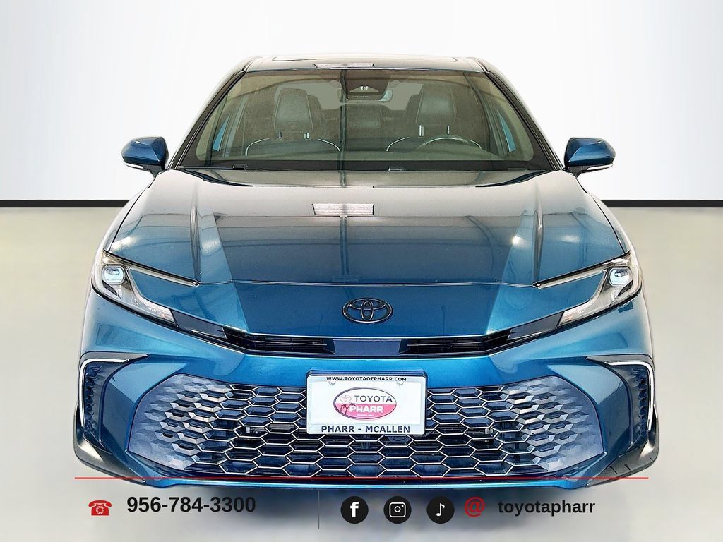 Used 2025 Toyota Camry SE w/ Convenience Package FWD image 2