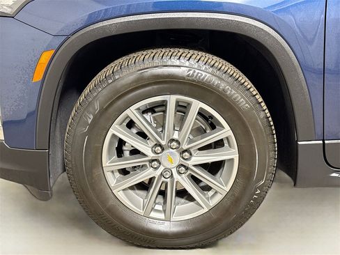 Used 2023 Chevrolet Traverse LT image 29