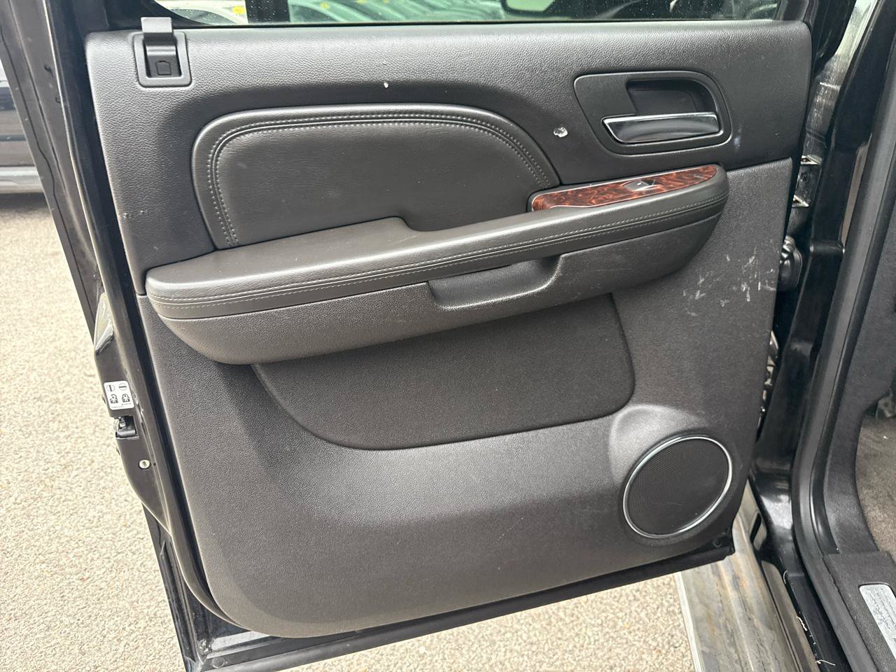 Used 2013 GMC Yukon XL Denali RWD image 19