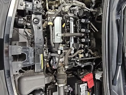 Used 2021 Nissan Versa SR w/ Convenience Package image 35