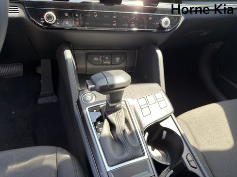 New 2026 Kia Sportage LX FWD image 18