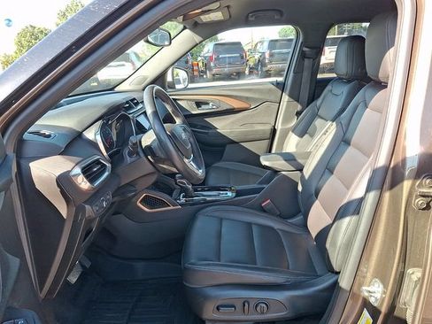 Used 2021 Chevrolet TrailBlazer ACTIV w/ Technology Package AWD/4WD image 9