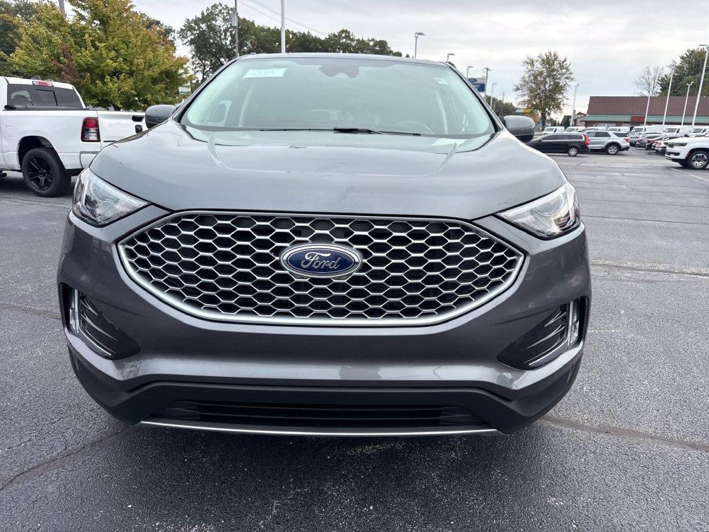 Used 2023 Ford Edge SEL w/ Convenience Package AWD/4WD image 3