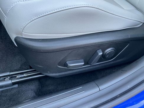 Used 2025 Hyundai Elantra Limited image 21