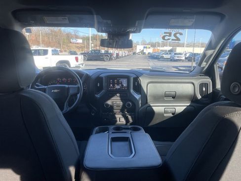 Used 2025 Chevrolet Silverado 2500 Custom w/ Custom Value Package image 27