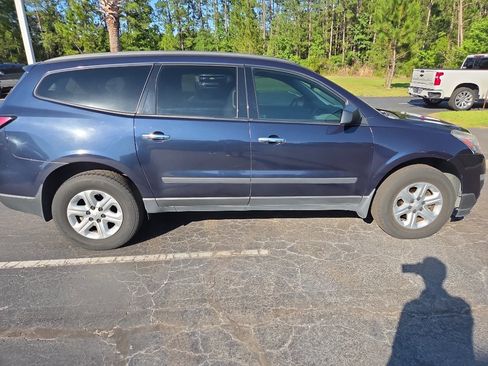 Used 2017 Chevrolet Traverse LS FWD image 7