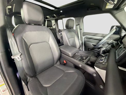 Certified 2024 Land Rover Defender 110 X-Dynamic SE AWD/4WD image 26