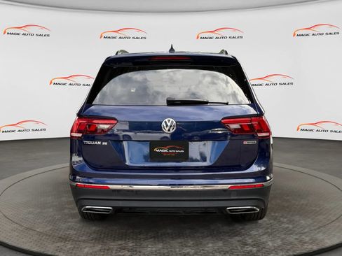 Used 2021 Volkswagen Tiguan SE w/ Panoramic Sunroof Package AWD/4WD image 9
