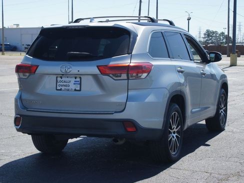 Used 2018 Toyota Highlander SE FWD image 22