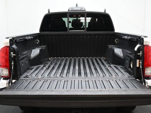 Used 2016 Toyota Tacoma TRD Off-Road w/ Towing Package AWD/4WD image 19